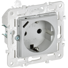 SKANDY Розетка с заземлением с защитными шторками 16А с USB C 18Вт SK-R17S серебряный IEK